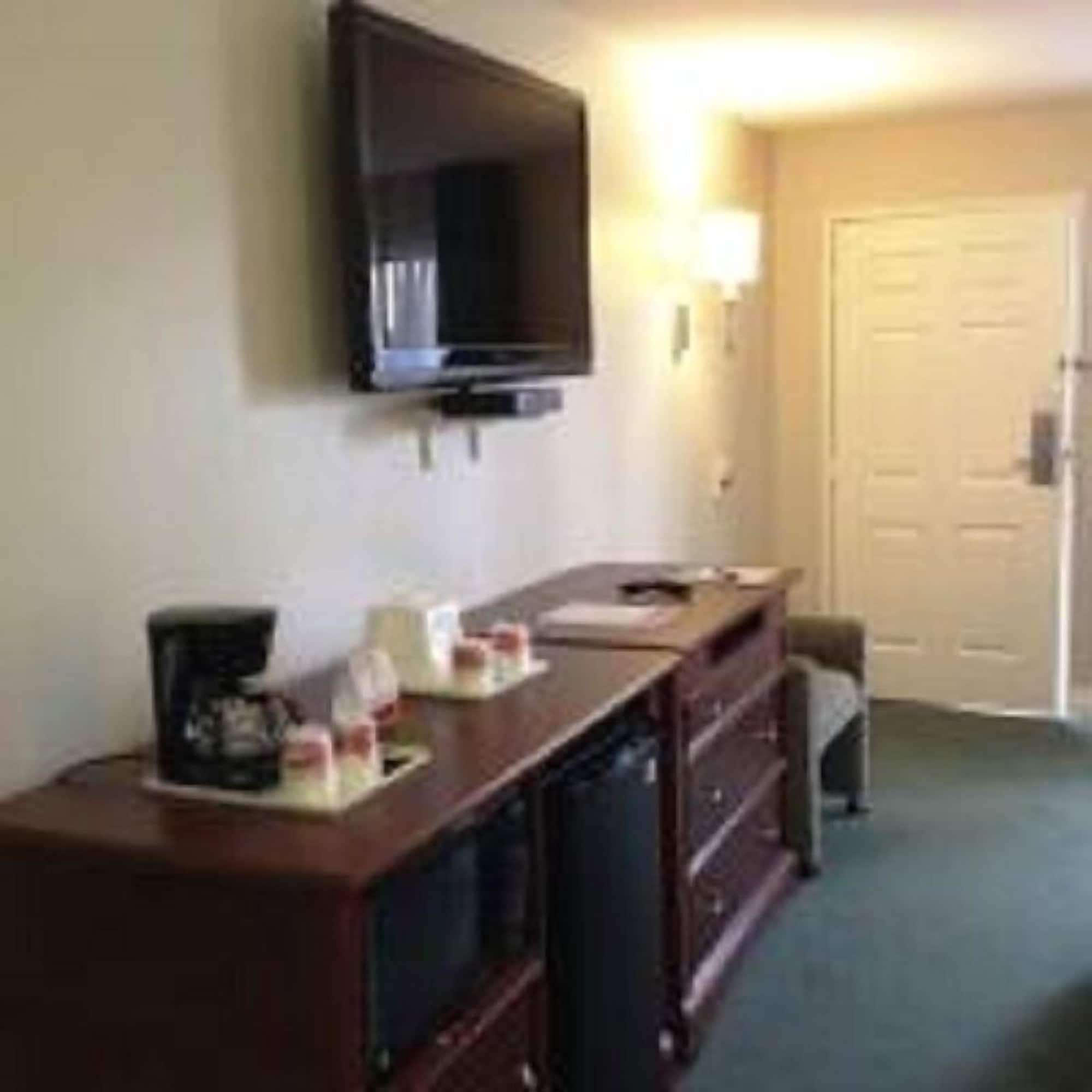 Ramada By Wyndham Oceanside Otel Dış mekan fotoğraf