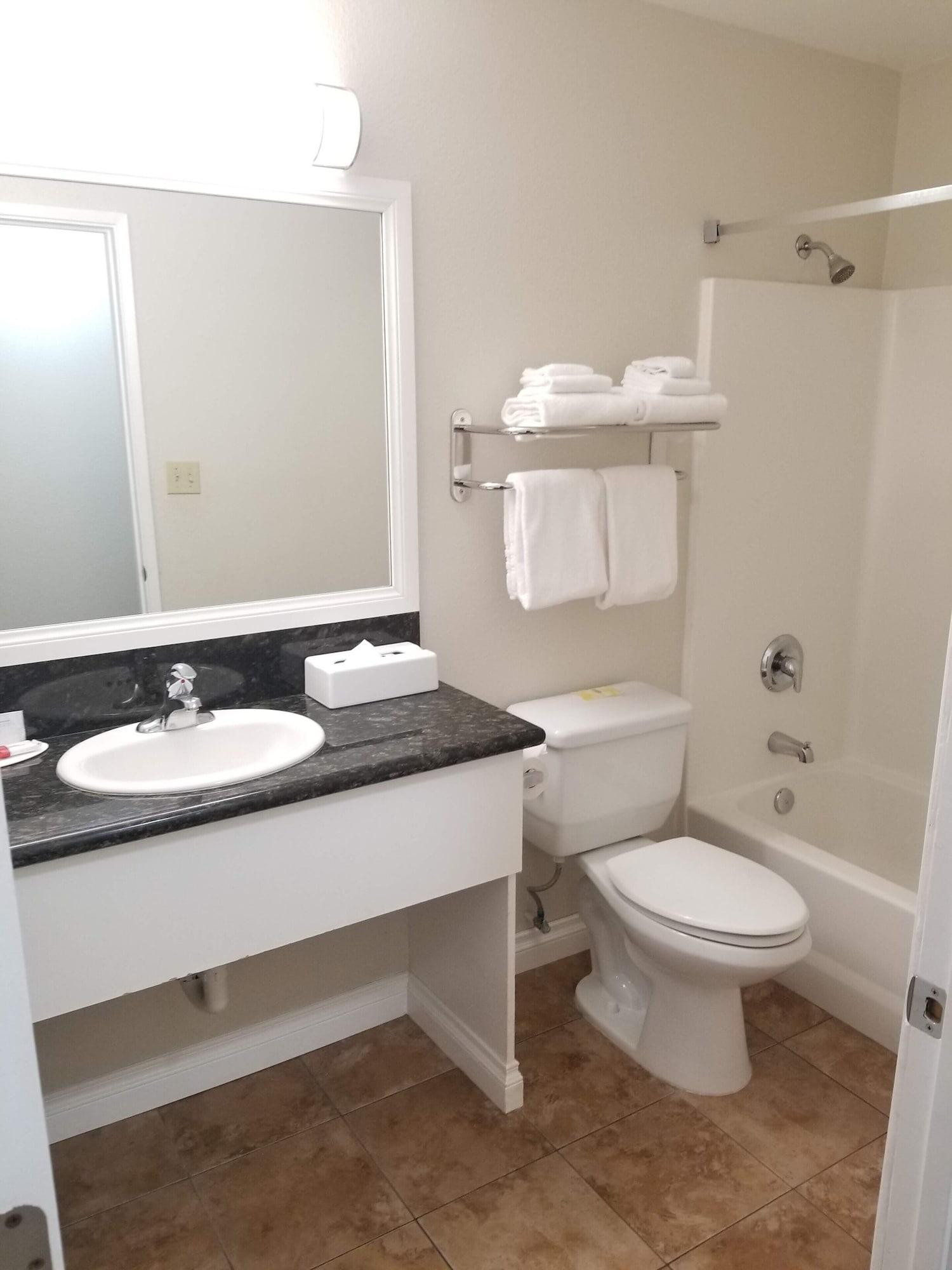 Ramada By Wyndham Oceanside Otel Dış mekan fotoğraf