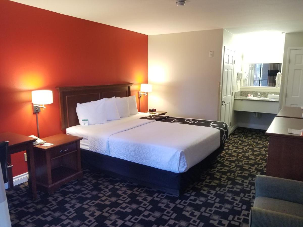 Ramada By Wyndham Oceanside Otel Dış mekan fotoğraf