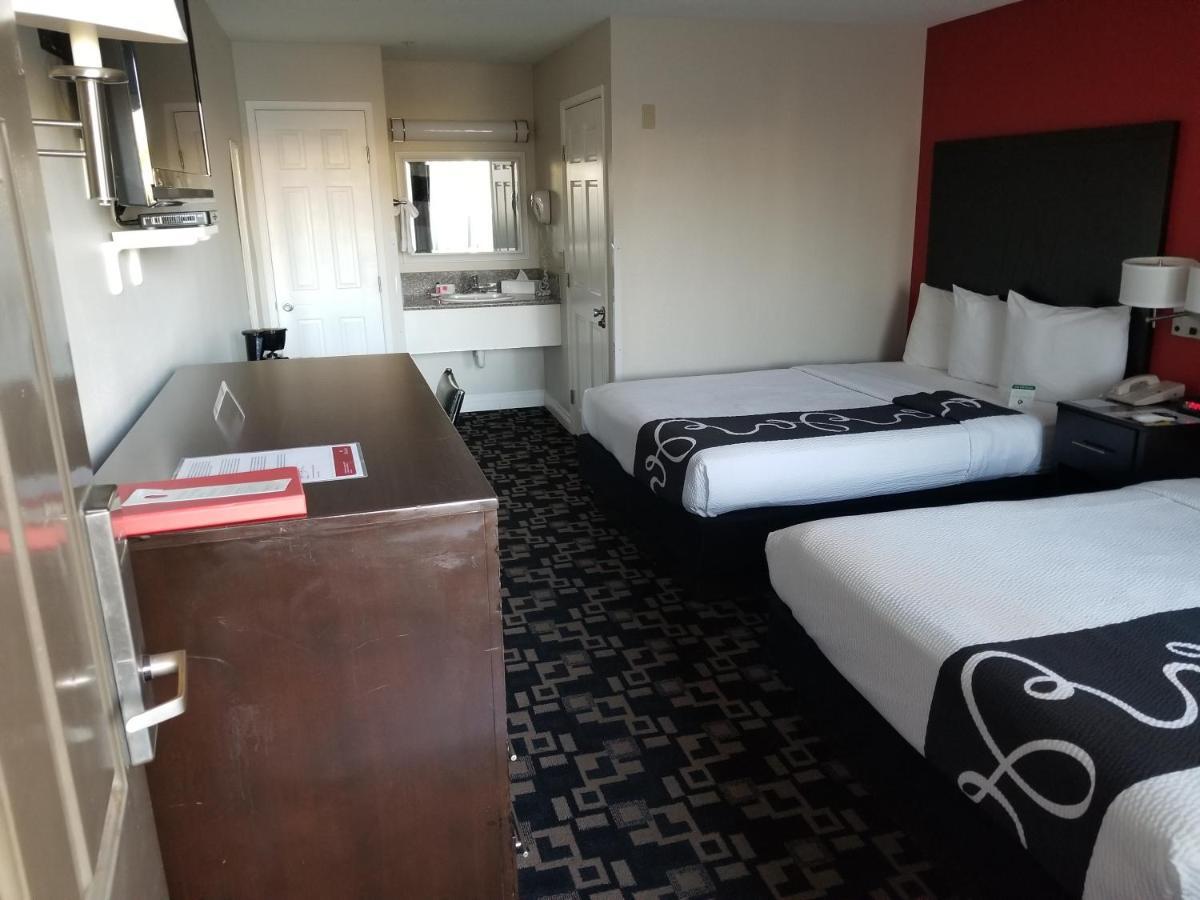 Ramada By Wyndham Oceanside Otel Dış mekan fotoğraf
